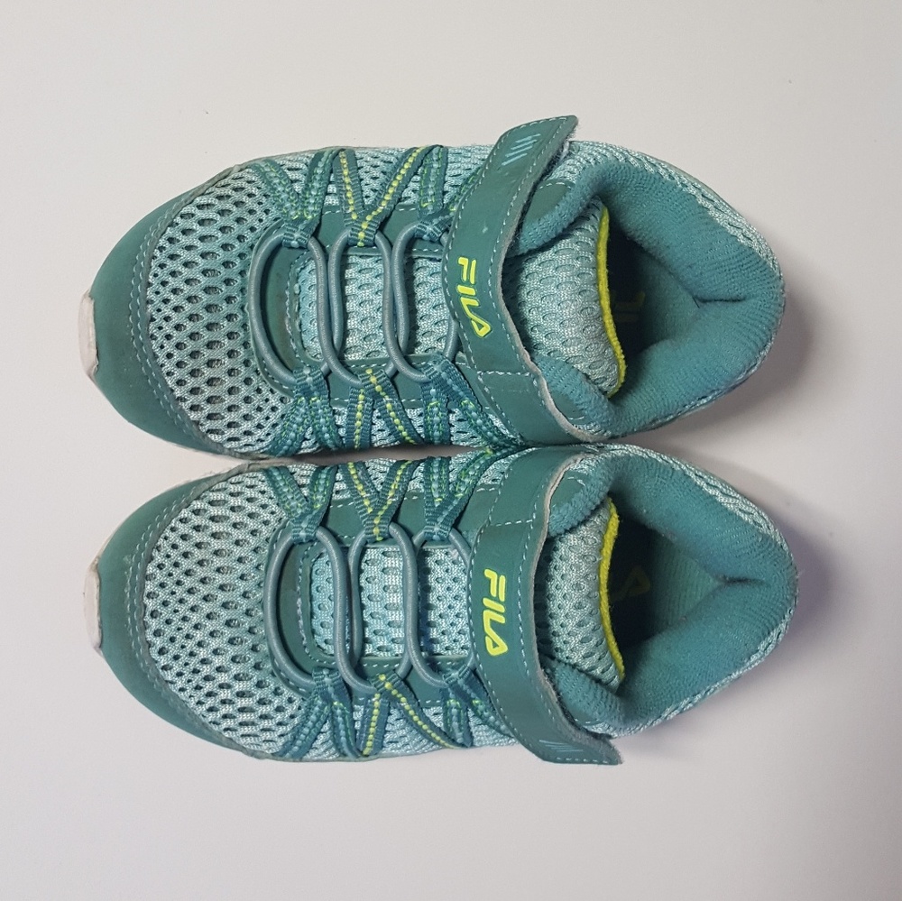 Toddler girls Fila sneakers size 8.5 Teal